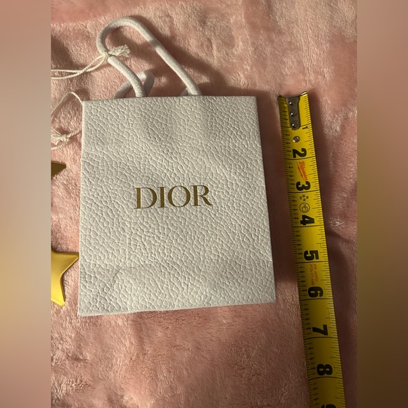 DIOR Small white paper shopping bag with four  star ornaments. - Picture 4 of 5
